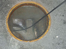 屋外排水管高圧洗浄作業